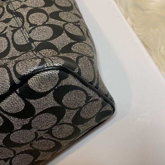 Coach GUC Peyton Signature Zip Top Large Tote Shoulder Bag - Picture 12 of 14